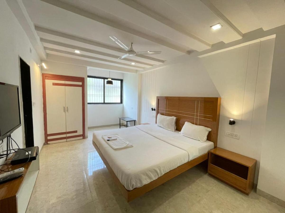 Hotel Holiday Pride Aurangabad  Eksteriør billede