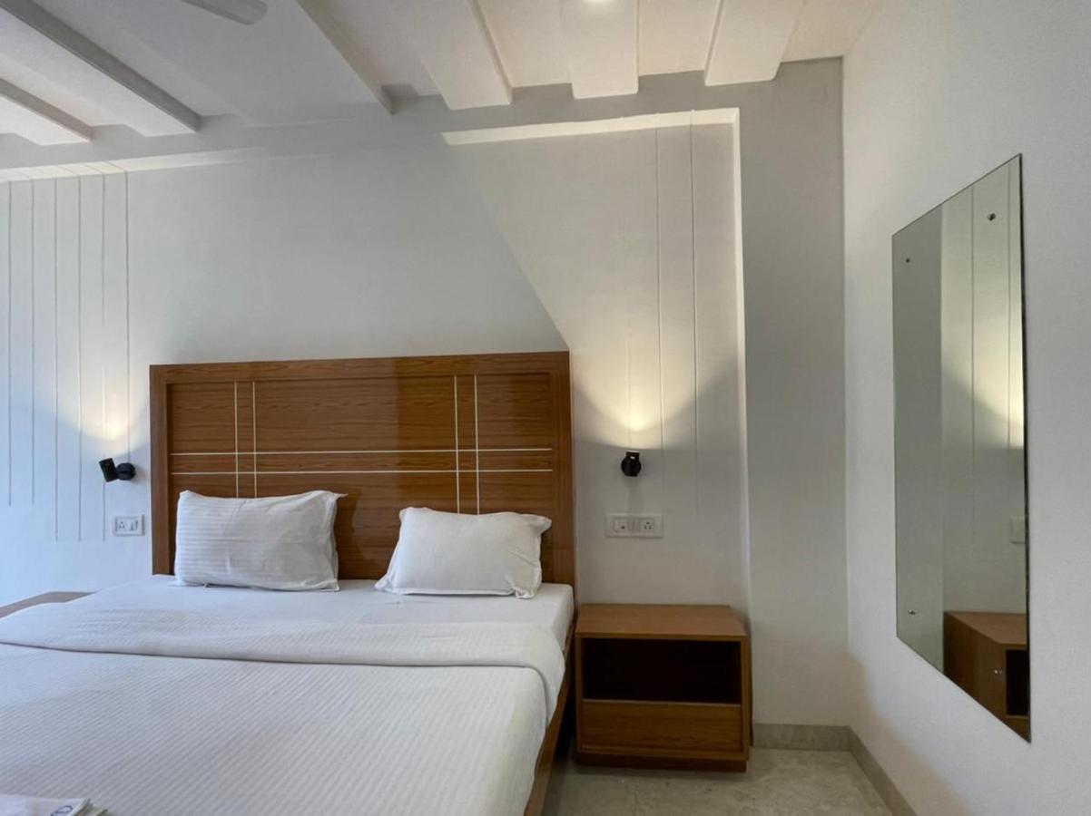 Hotel Holiday Pride Aurangabad  Eksteriør billede